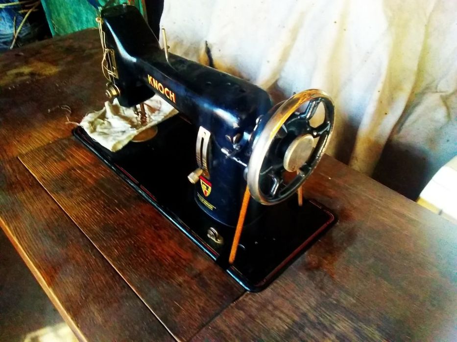 Швейная машинка Knoch