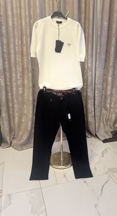Pantaloni eleganti si tricou tricot