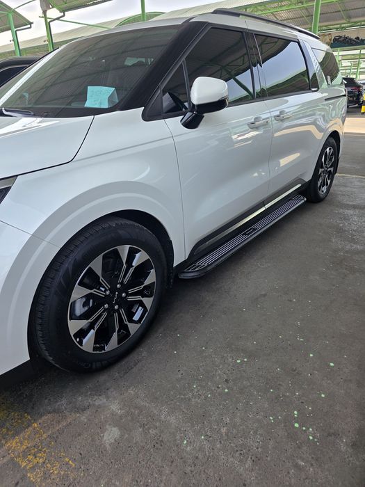 Kia Carnival 2023 — 2