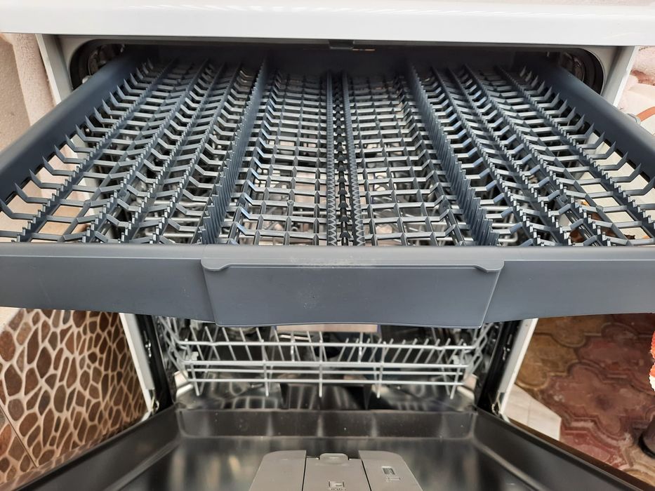 Masina spalat vase Beko den38530wad