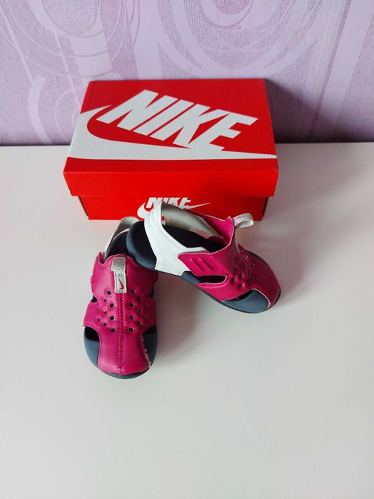 Сандали Nike - размер 25 и Ipanema - размер 25/26