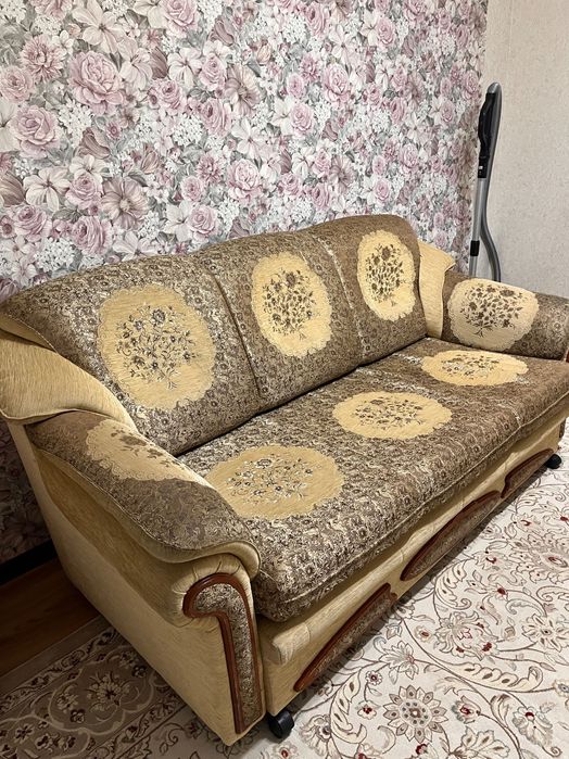 Продам диван в хорошем состоянии