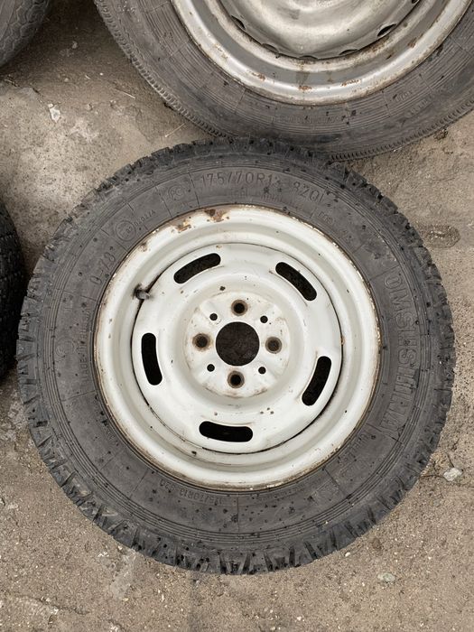 Продам диски 13 с резиной