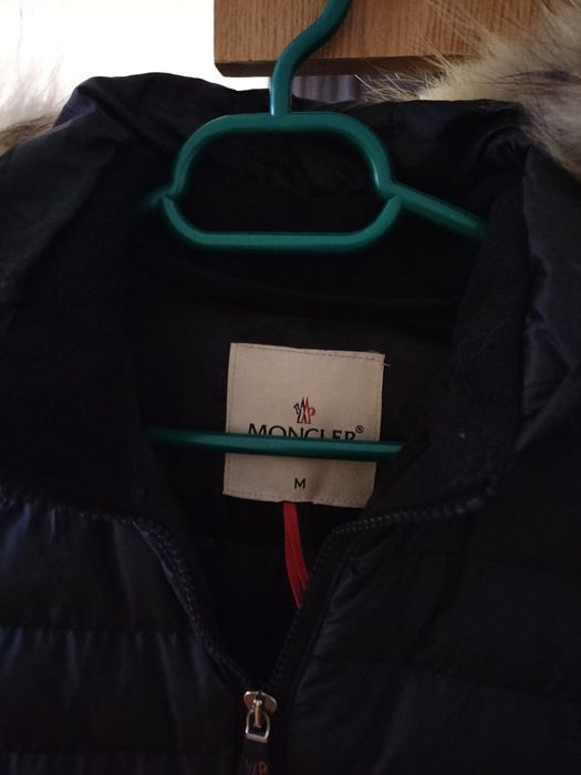 Vând geaca e ca si noua