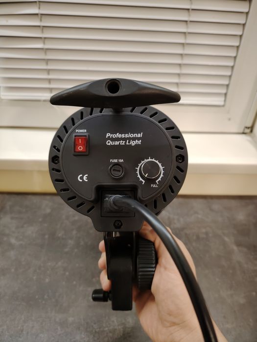 Студийна светкавица METTLE Professional Quartz Light (QL‑1000)