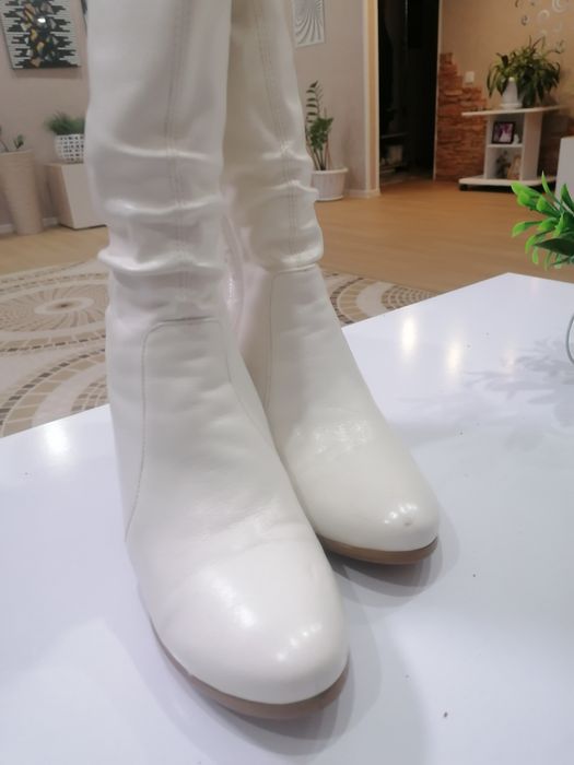 Сапоги демисезонные белые