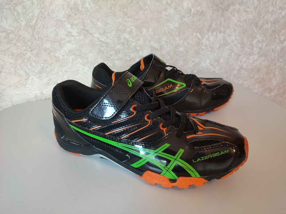 Кроссовки Asics р.35- 36 оригинал .