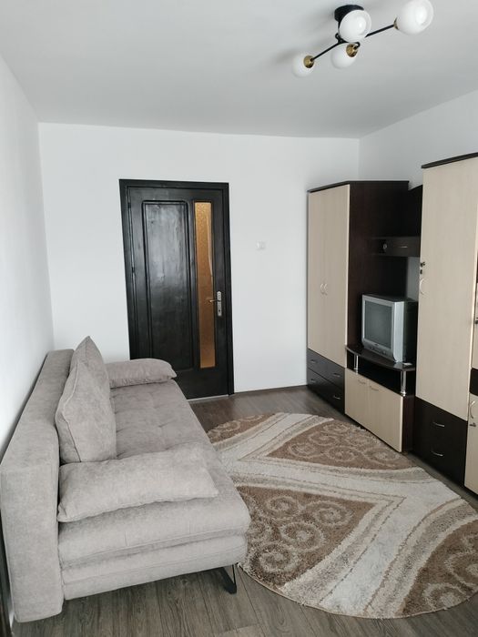 Închiriez apartament 2 camere pozitie centrala cu 2 camere mobilat și utilat