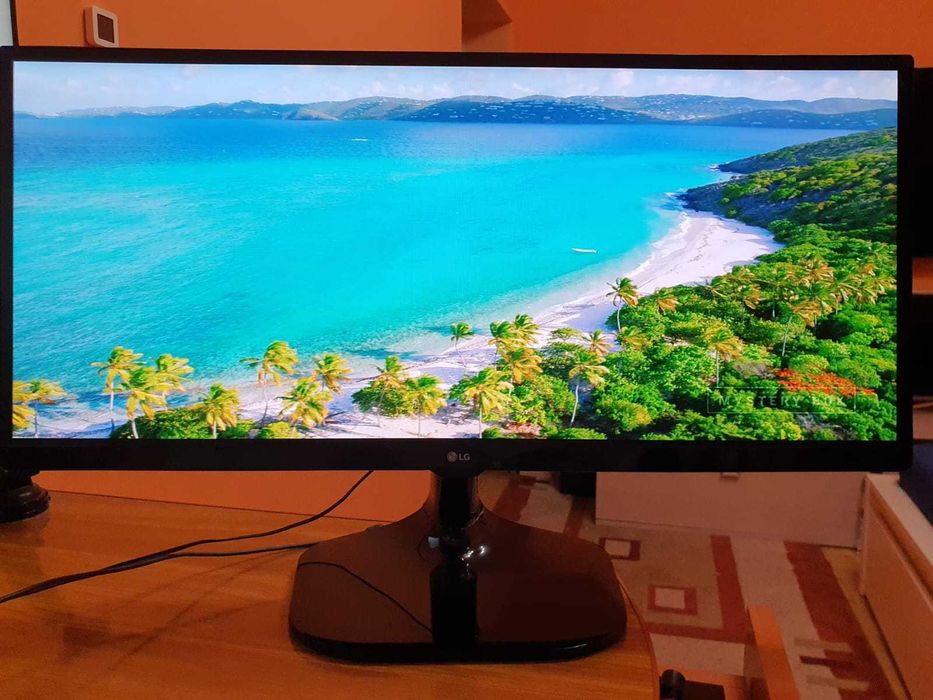 Monitor LED IPS LG 25" – model 25UM58-P – stare foarte bună