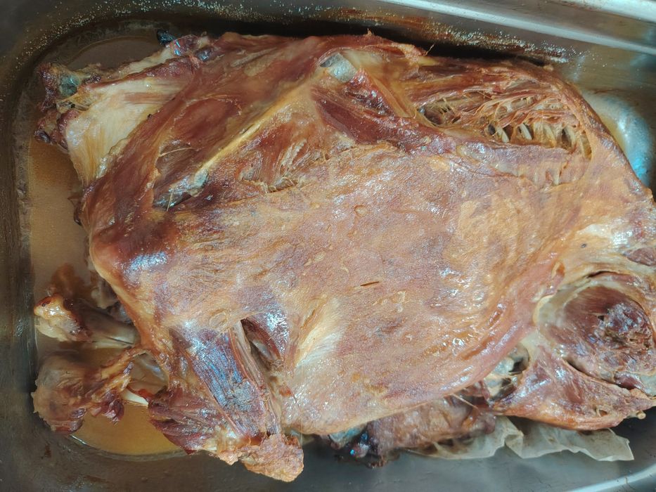 Печене на агнета и прасенца