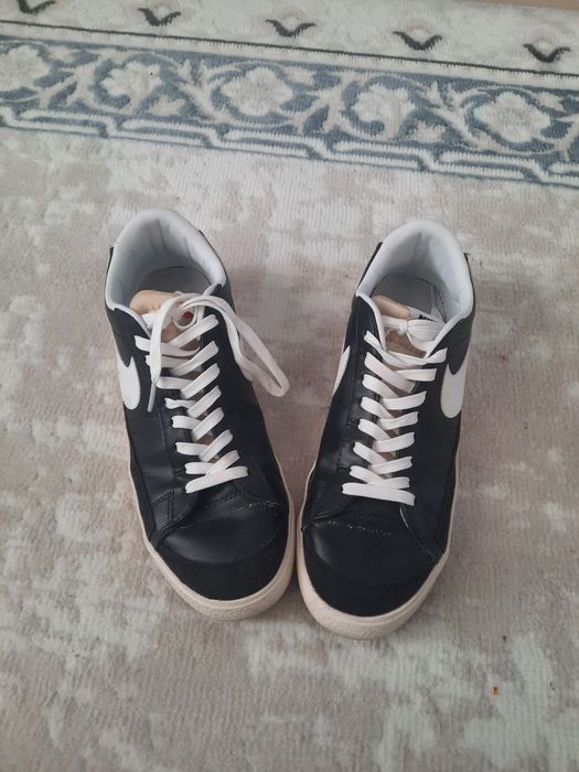 Продам кроссовки