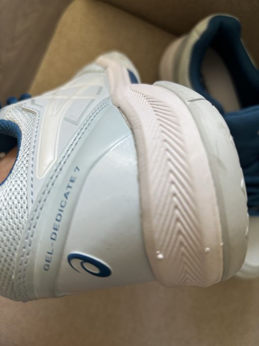 Кросовка Asics 36 размер