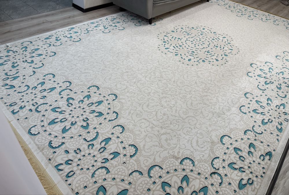 Продается ковер 3х5 в хорошем состоянии