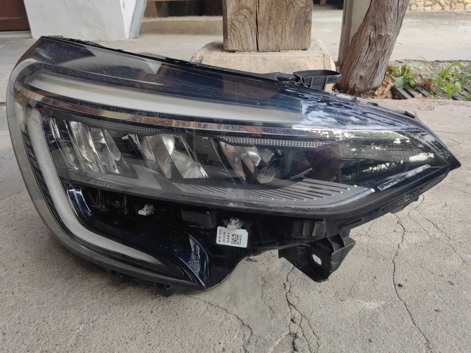 Фар Renault Clio 5 LED 19-23г. Десен / Фар Рено Клио 5 Оригинален
