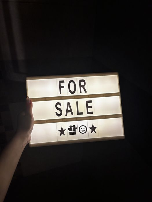 Светеща LED кутия с букви 30х22см