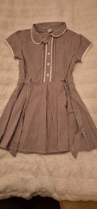 Uniforme de fete pentru scoala