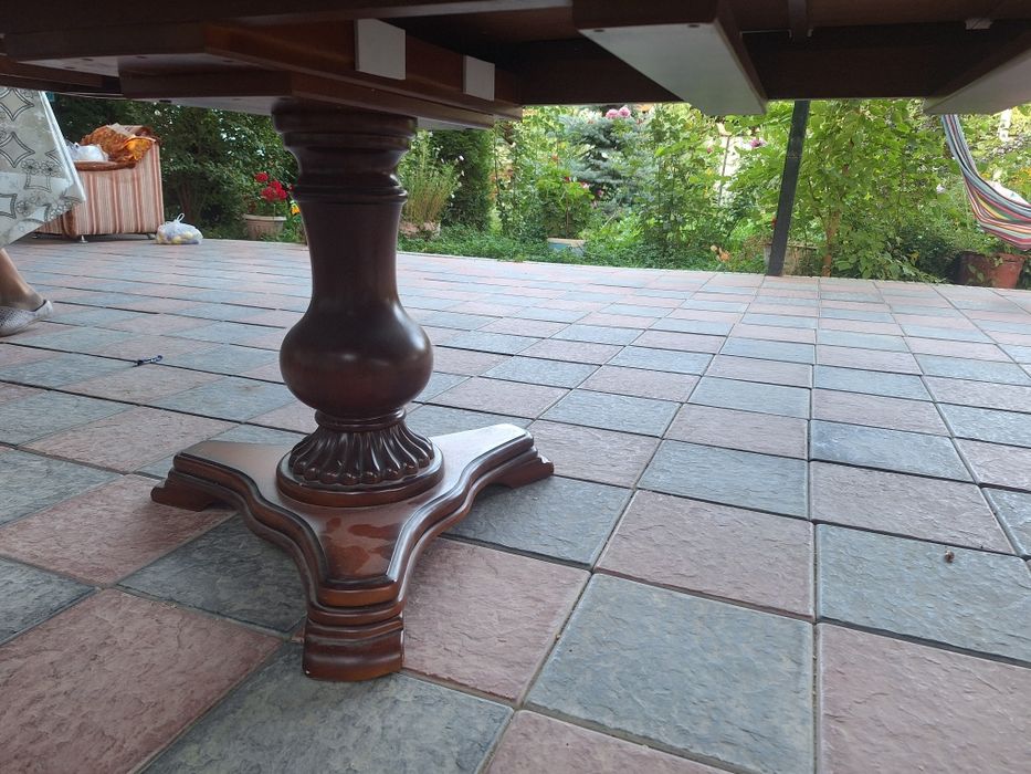 Стол  для гостиной