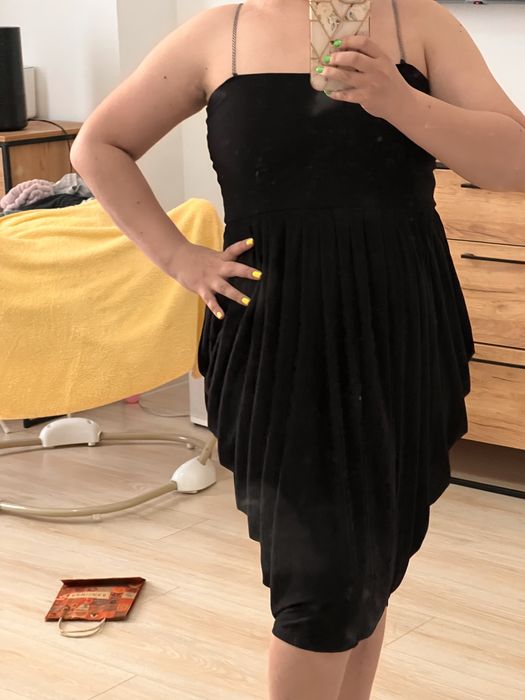 Вечернее платье на бретельках