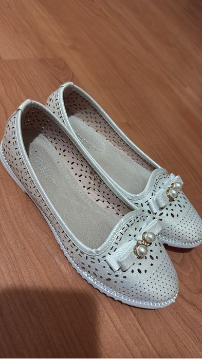 Продаю женские балетки