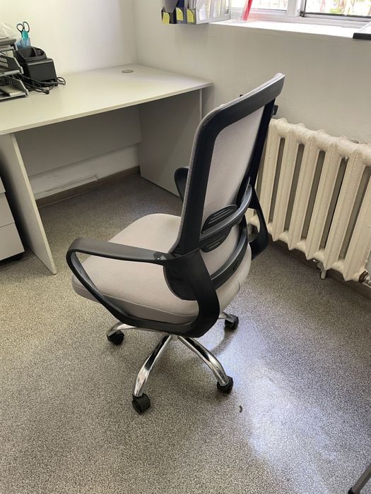 Кресло офисное, цвет- серый