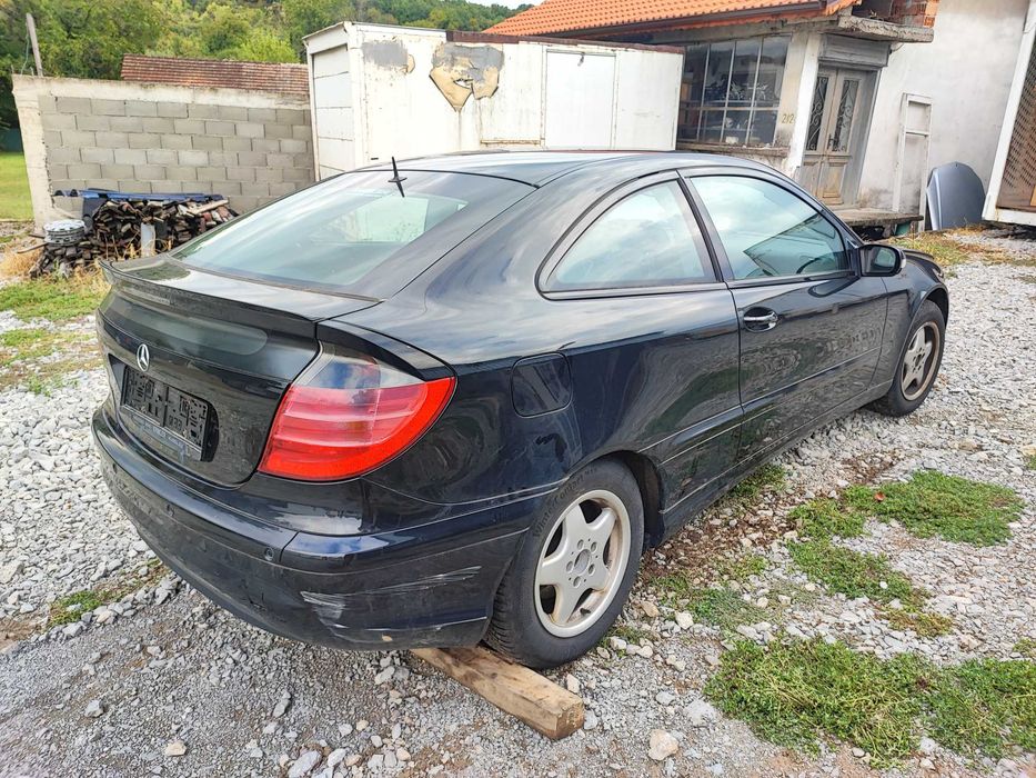Мерцедес C 220 CDI 143 коня W203 На Части спорт купе