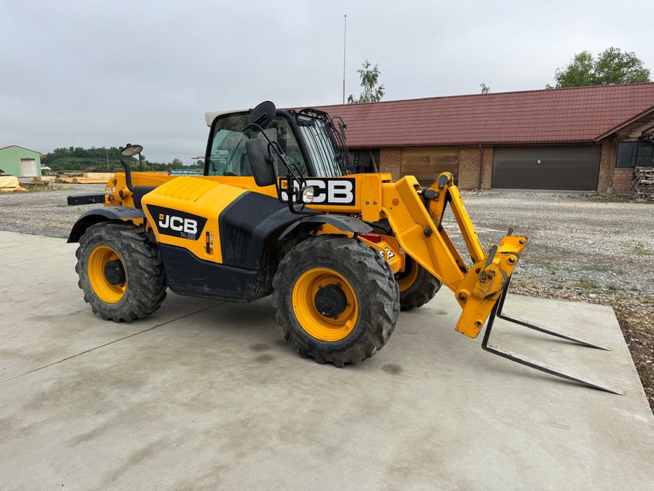 Utilaj stivuire JCB