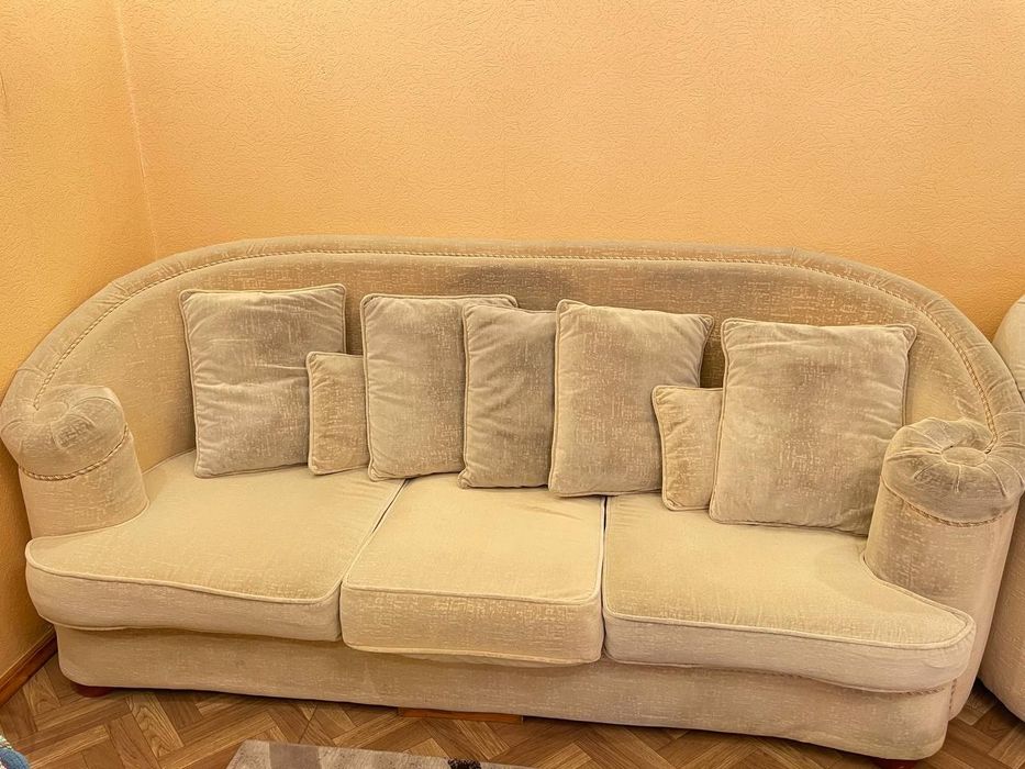 Продам диван и кресло комплект четвёрка