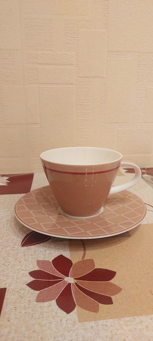 Продаётся чашка с блюдцем, Villeroy&Boch, оригинал.