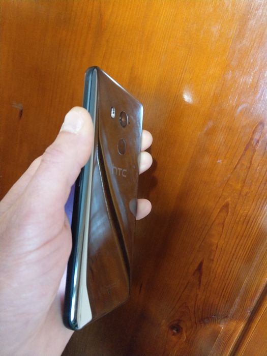 HTC U11 plus 6/128gb. Ip68.