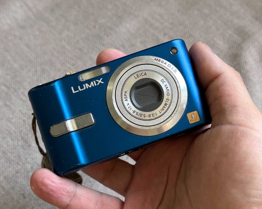 Panasonic Lumix DMC-FX10 6MP Leica 3x Zoom + Baterie Defect