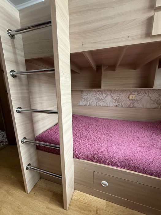 Двухярусная кровать