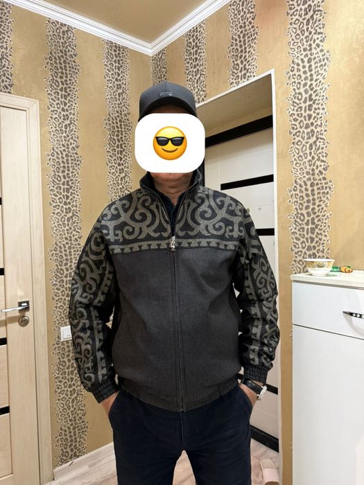 Продается бомбер бренд