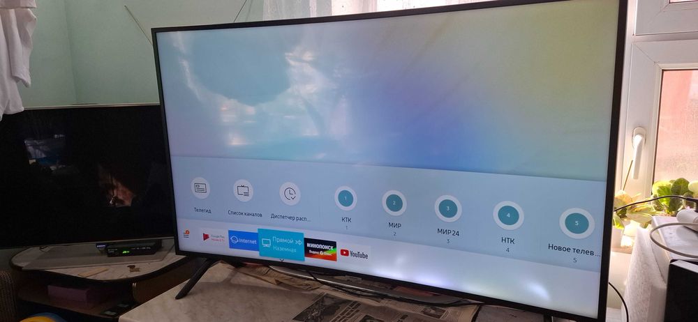 Продам телевизор Samsung UE49NU7300 / 4K UHD формат / Smart TV (Tizen)