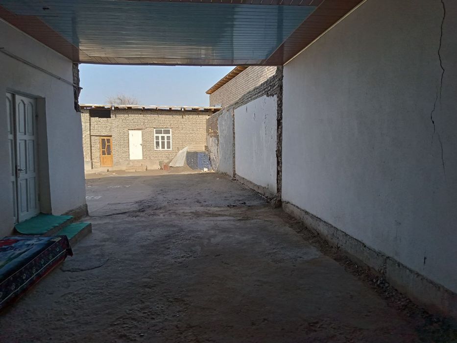 Навоий вилояти Уй срочно сотилади.