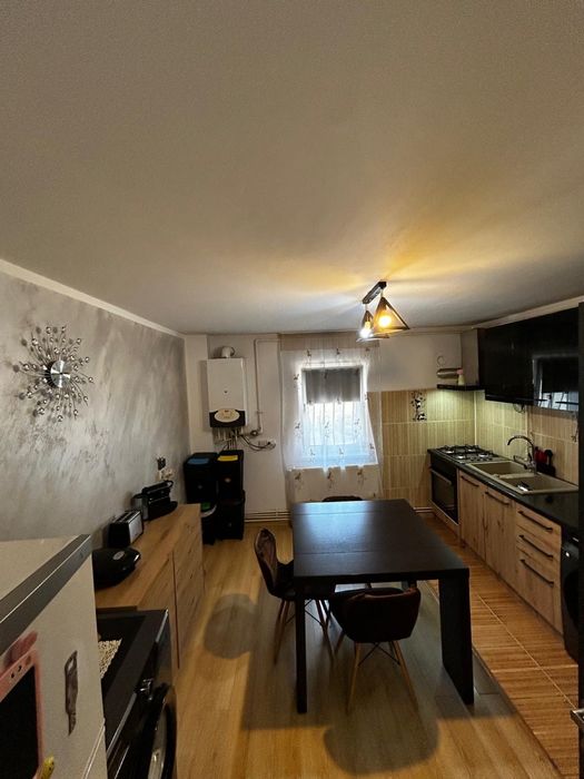 Vand Apartament 3 camere parter din 4 etaje decomandat Vulcan (HD)