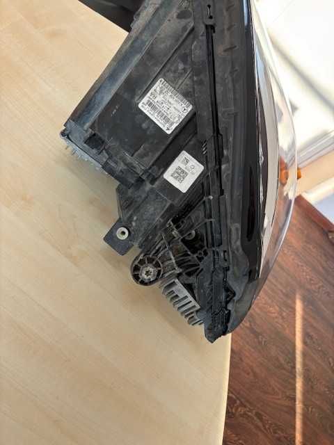 преден десен фар за мерцедес C 220-W205 .2019г