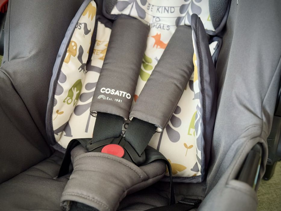 Cosatto Giggle 3 в 1 плюс ISOFIX база, чувалче и чанта