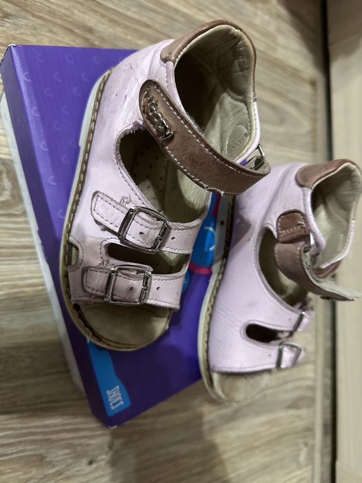 Сандалии, кроссовки