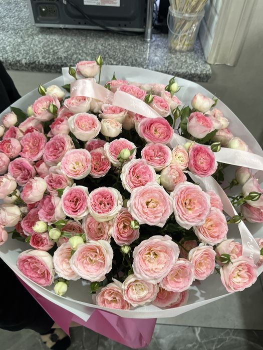 Продам букеты Цветов свежие ,красивые, раскошные цена приемлемая