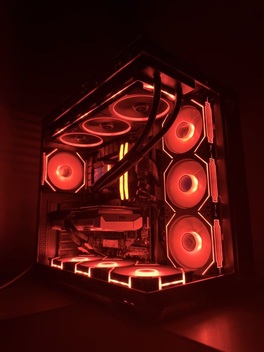 GAMING PC RYZEN 7 9800X3D RTX 5070 12GB VENTUS 2X / 32GB DDR5 RAM 6000MHz/ 1TB M.2 SSD