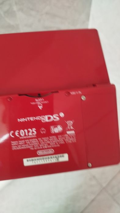 Нинтендо dsi красная