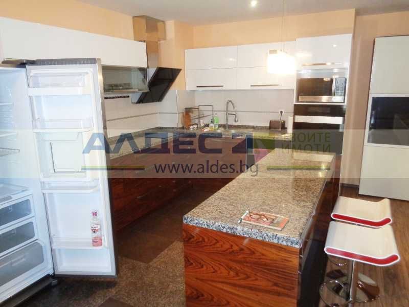 Дава се под наем Тристаен апартамент в София, Студентски град - 137 кв.м за 1000 € - Снимка #2