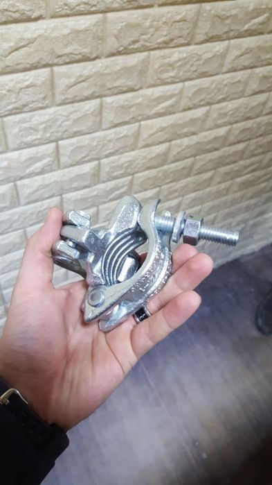 Хомут для крепления леса