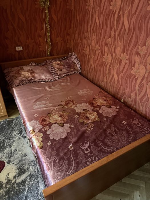Продам кровать полуторка