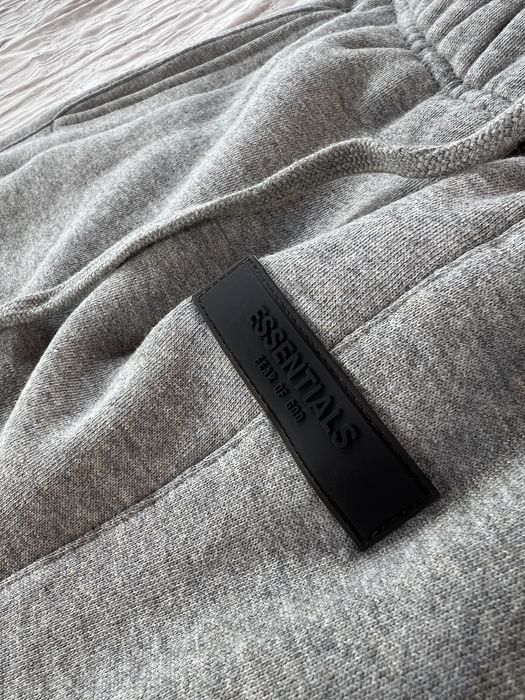 Essentials екип- DARK OATMEAL