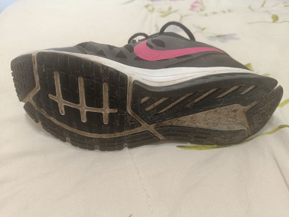 Маратонки   Nike