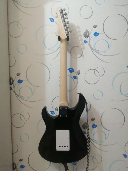Yamaha pacifica 012