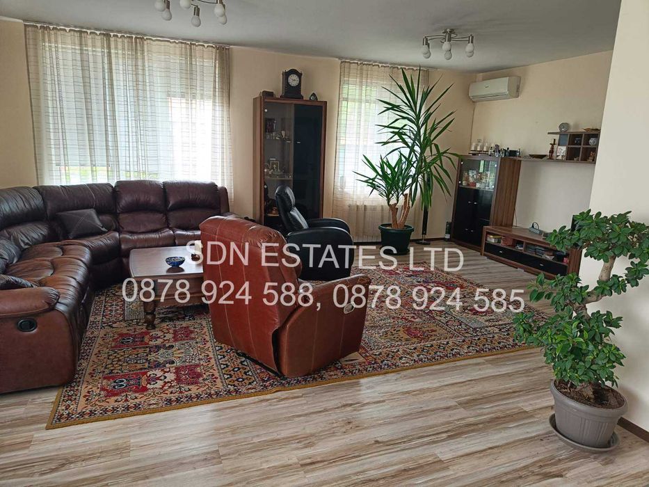 Продава се Къща в Казанлък - 300 кв.м за 934 €/кв.м - Снимка #2