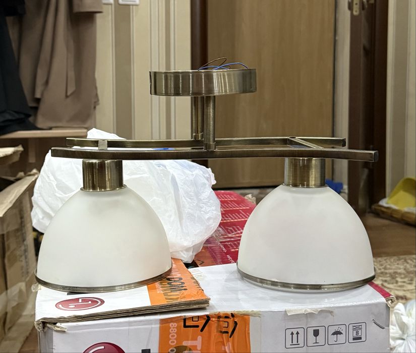 Люстра в отличном состояний