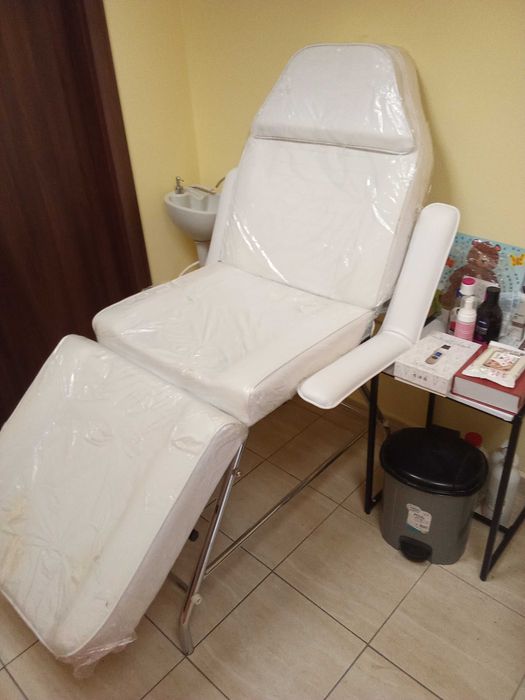 Продавам Козметичен стол